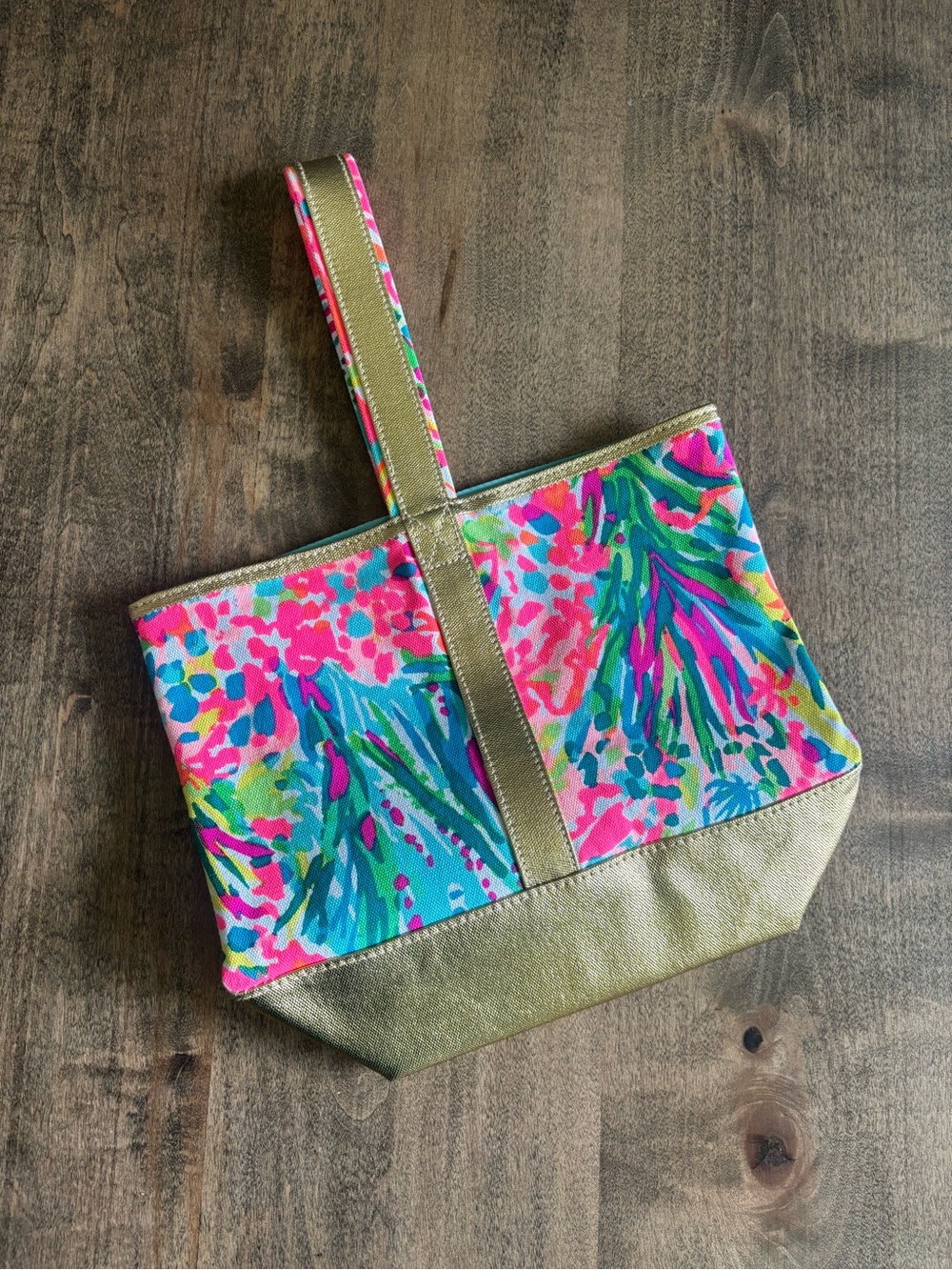 NWOT Lilly Pulitzer Gold Wine Tote Bag in Fan Sea Pants